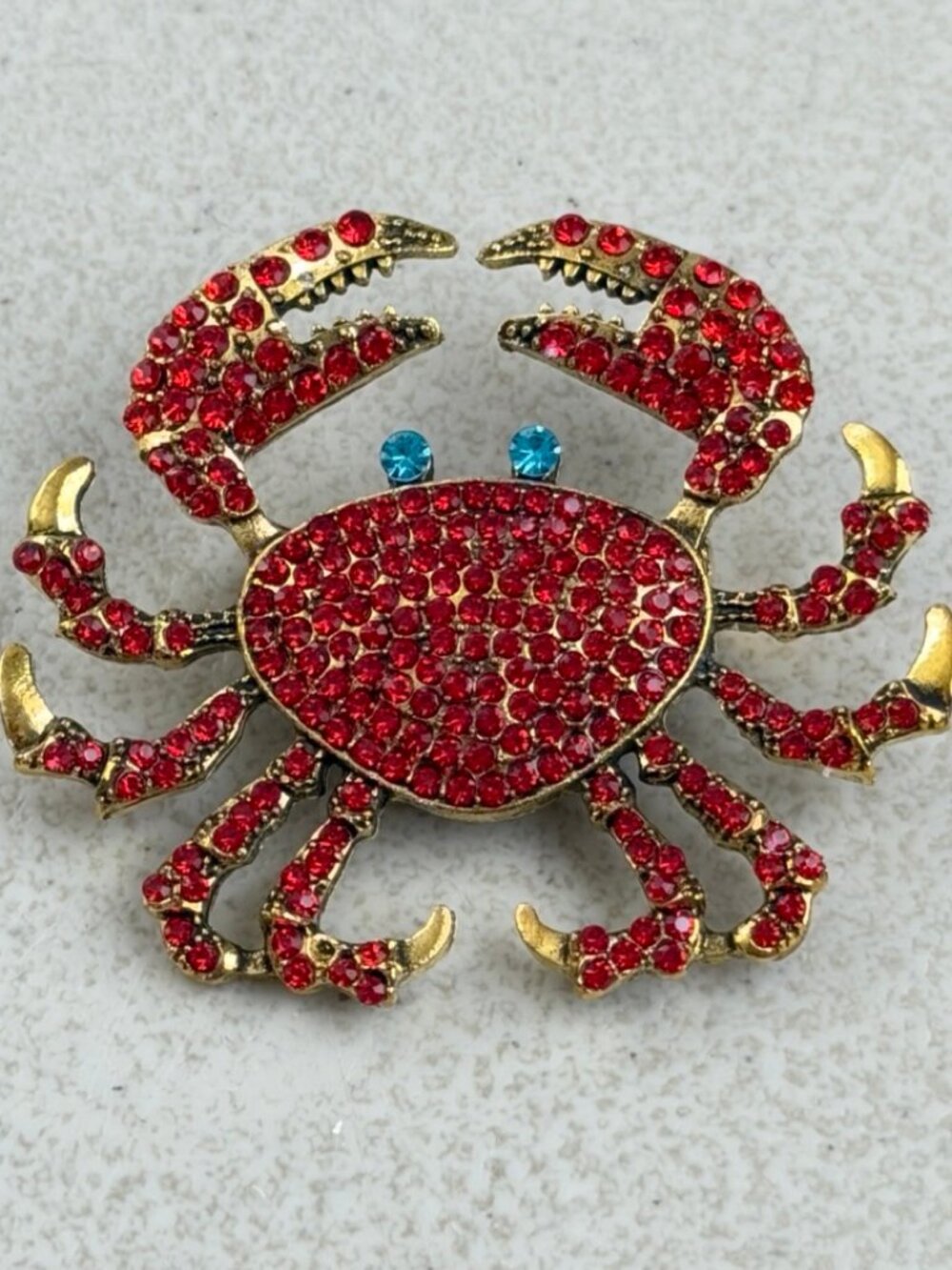 Vintage Red Gold Crab Pin Y2k Crystal Rhinestones Ocean Summer brooch blue eyes